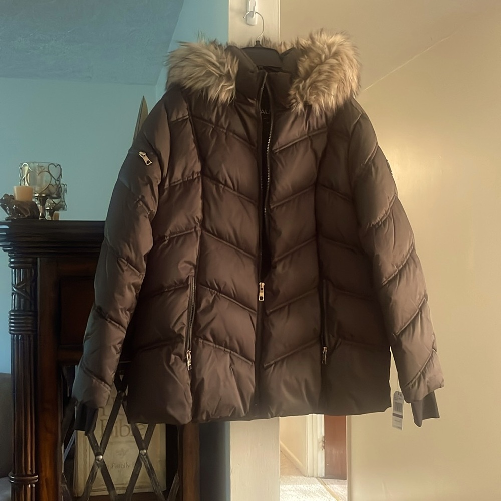 Nautica Women’s Puffer Coat - Military Green Size XXL.  Hood trimmed in faux fur